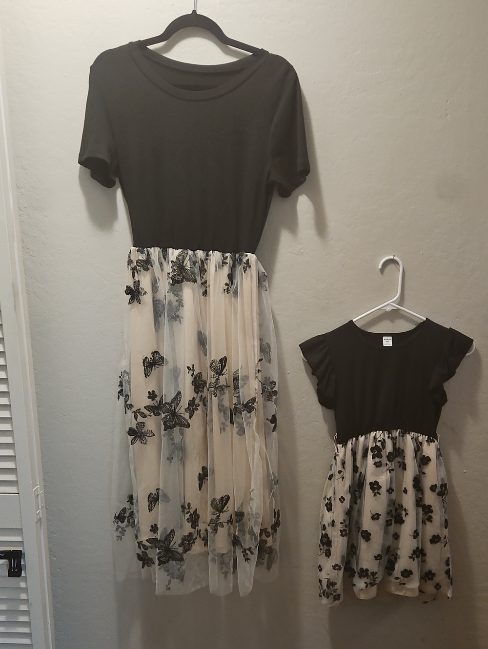 Mommy And Me: Mommy Dress SHEIN Floral Maxi Dress Black & Cream Size 7Y Like New